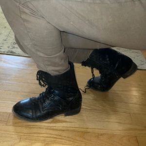 Forever 21 black lace zip up flat boots 8